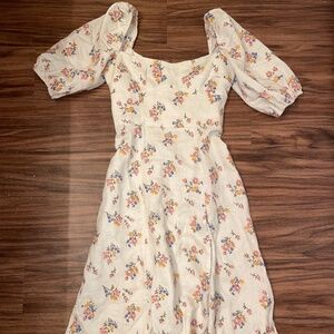 Gorgeous embroidered Reformation belgium linen dress - size 2